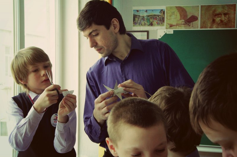 Фото к Фруктовая батарейка, биржа высоких технологий, день числа Пи: необычные уроки прошли в красноярских школах