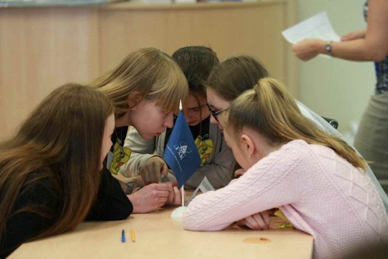 Фото к В ИЦАЭ Красноярска прошла краевая образовательная игра «Атомные короли»