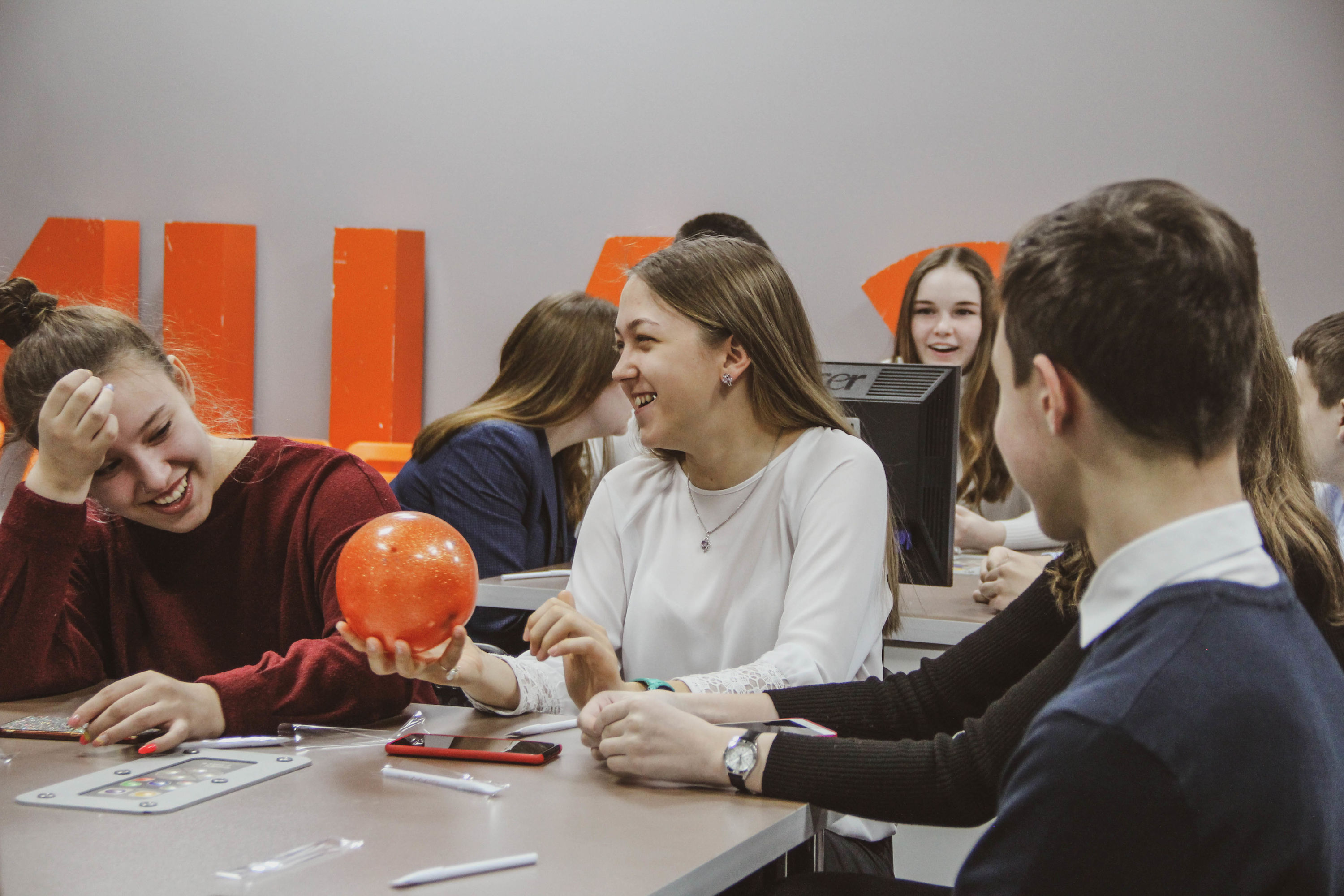 Тренинг по профориентации. Азы бизнеса для школьников. Профориентационный тренинг фото. Технопредпринимательство. Высокие технологии Красноярск.